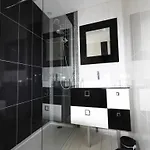 לינה וארוחת בוקר La Haute Muraille 3*